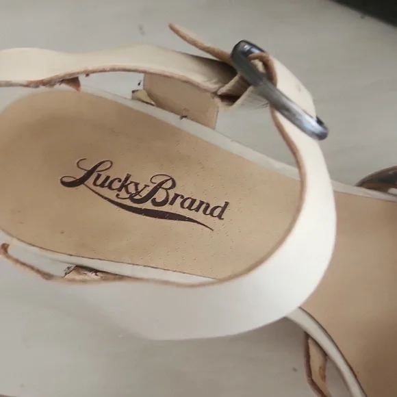 Lucky Brand Women's Cream Wedge Sandals - Picture 4 of 8